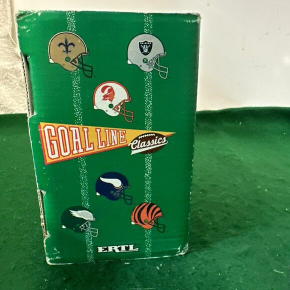 Ertl Cleveland Browns Collectibles NFL Goal Line Classics Delivery Truck Coin - Picture 7 of 12